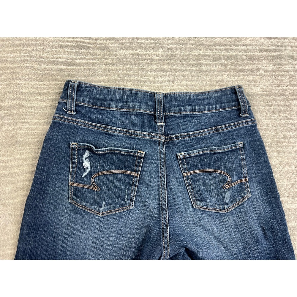 Time and Tru Denim Shorts Womens 4 Blue Mid-Rise Distressed Raw Hem Dark Wash - Picture 13 of 15